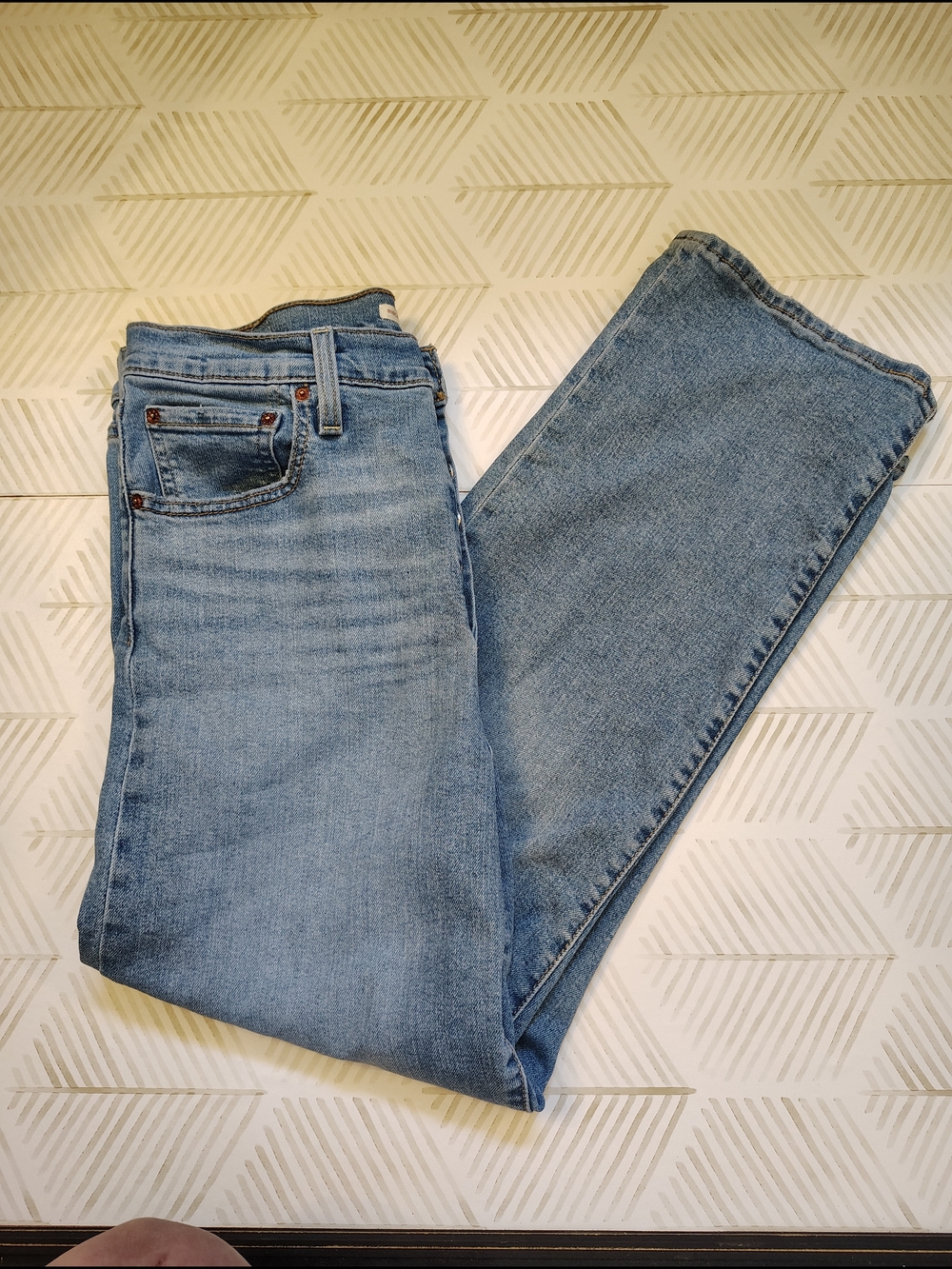 Levi's Ribcage Straight Ankle Jeans in Medium Wash 31w/27l